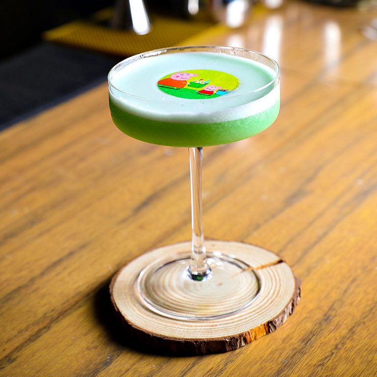 Classical flat bottom champagne glass DecanterX